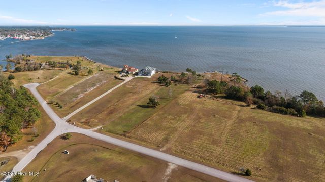 15 Wind Lake Road S, Oriental, NC 28571