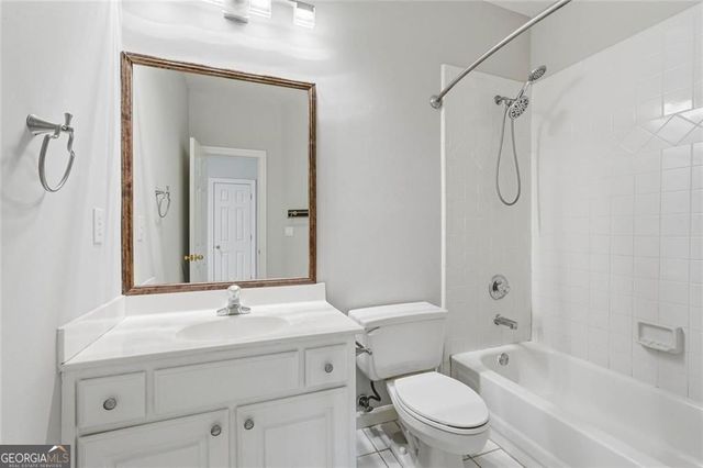 1044 Slash Pine Way, Lawrenceville, GA 30043