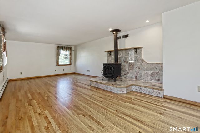 180 White Drive, Hamden, CT 06514