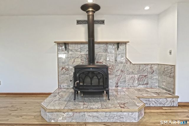 180 White Drive, Hamden, CT 06514