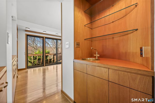 160 Lantern Ridge Road, New Canaan, CT 06840