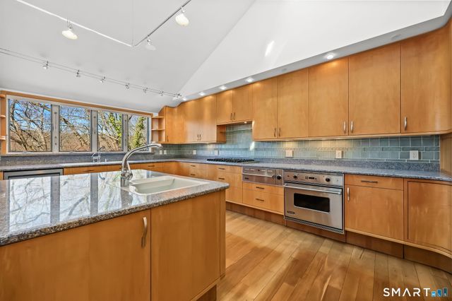 160 Lantern Ridge Road, New Canaan, CT 06840