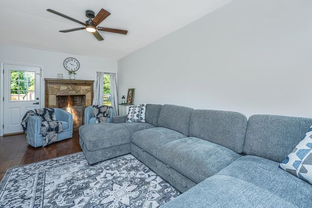 112 Foxfire Court, Summerville, SC 29486