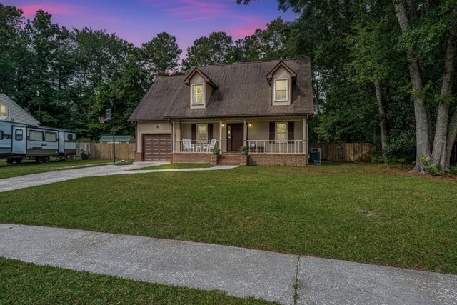 112 Foxfire Court, Summerville, SC 29486