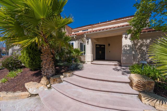 7247 University Drive, Moorpark, CA 93021