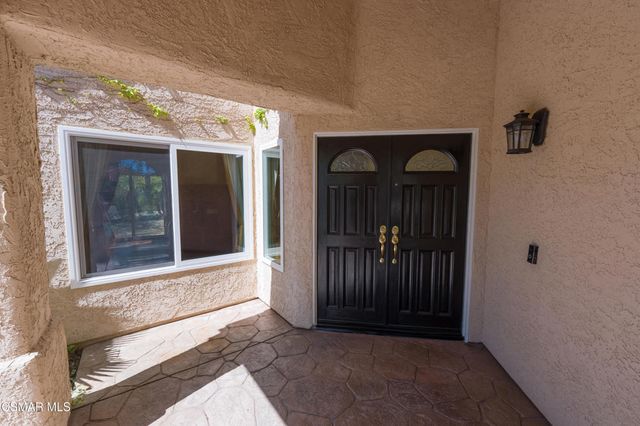 7247 University Drive, Moorpark, CA 93021