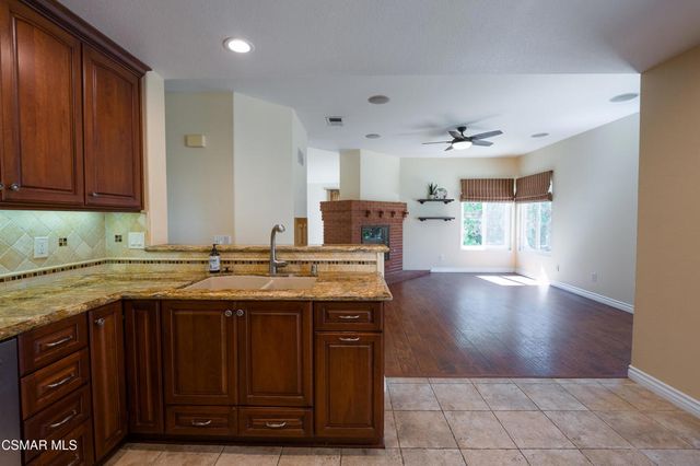 7247 University Drive, Moorpark, CA 93021