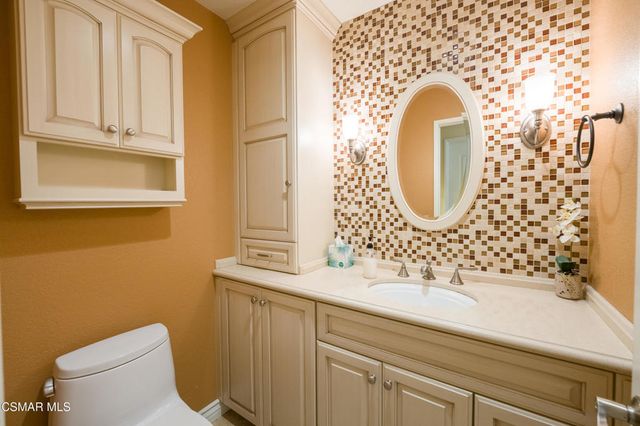 7247 University Drive, Moorpark, CA 93021