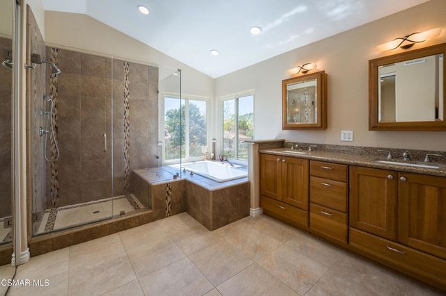 7247 University Drive, Moorpark, CA 93021