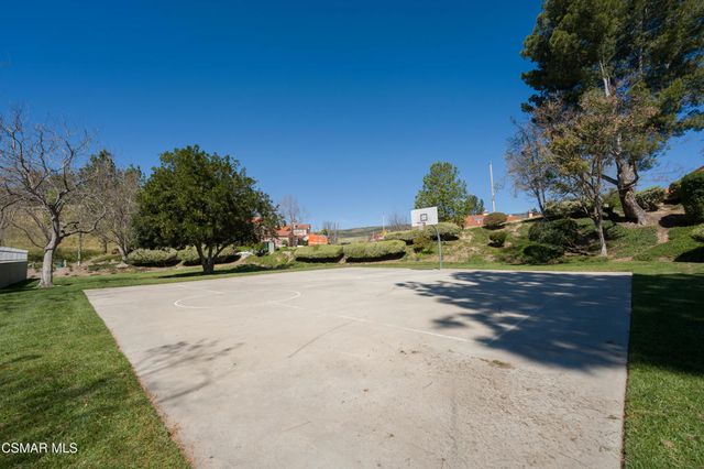 7247 University Drive, Moorpark, CA 93021