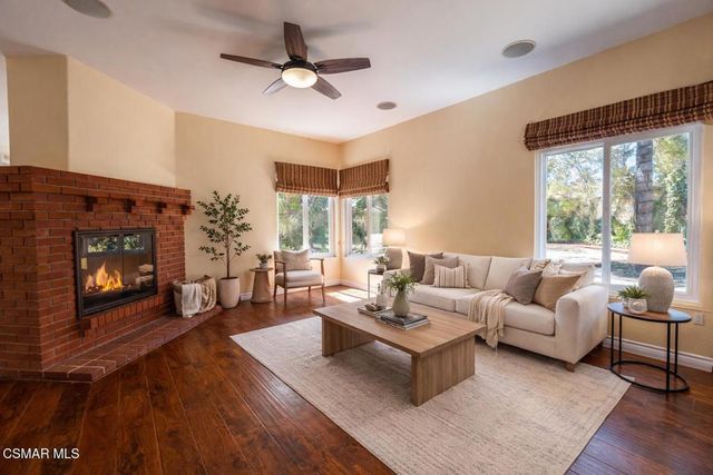 7247 University Drive, Moorpark, CA 93021