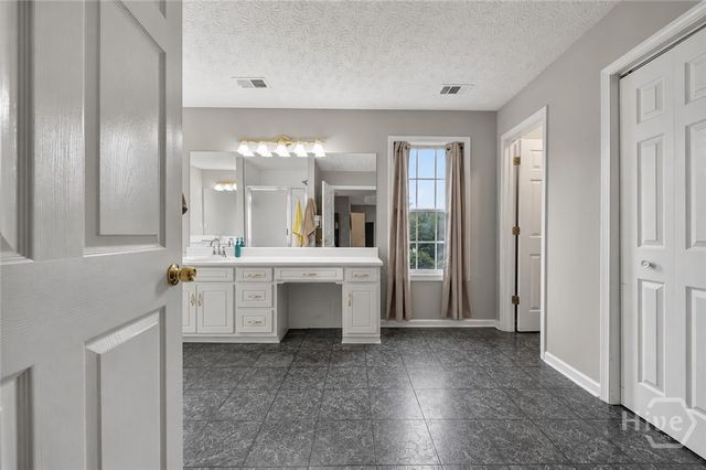 2530 River Run Drive, Dacula, GA 30019