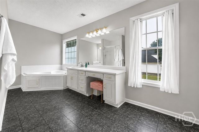 2530 River Run Drive, Dacula, GA 30019