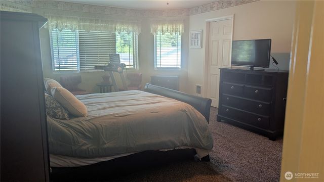 117 Enchanted Valley Drive N, Vader, WA 98593