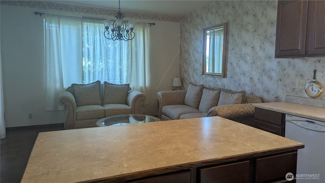 117 Enchanted Valley Drive N, Vader, WA 98593