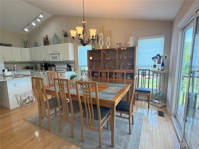 994 Shire Lane, Eureka, MO 63025