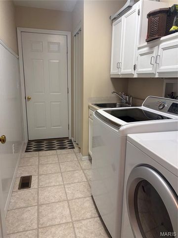 994 Shire Lane, Eureka, MO 63025