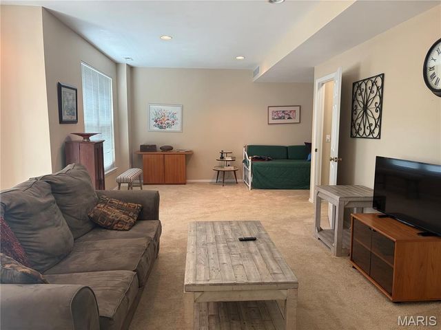994 Shire Lane, Eureka, MO 63025