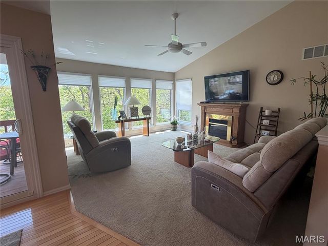 994 Shire Lane, Eureka, MO 63025