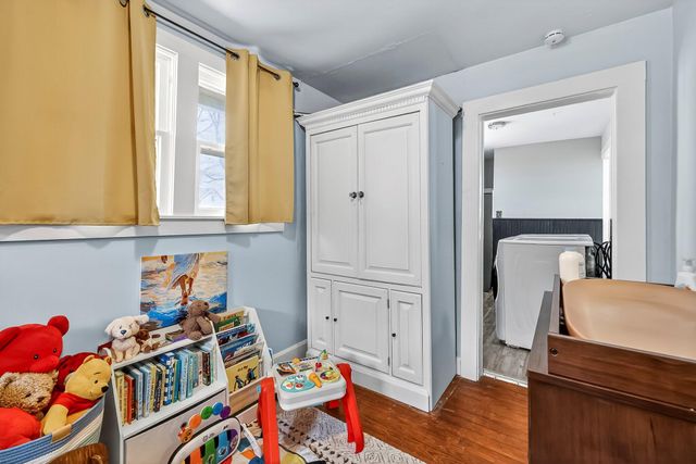 1433 E Commercial Street, Springfield, MO 65803