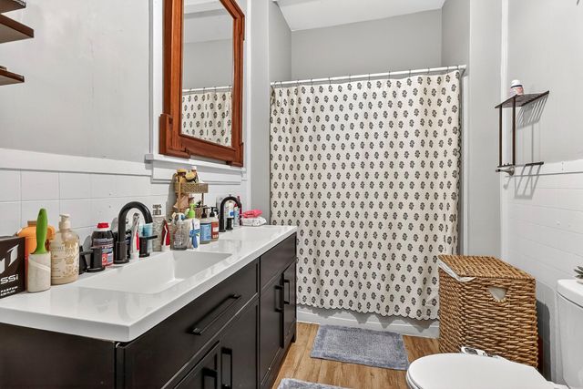 1433 E Commercial Street, Springfield, MO 65803