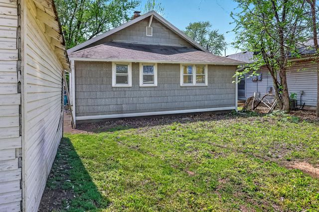 1433 E Commercial Street, Springfield, MO 65803