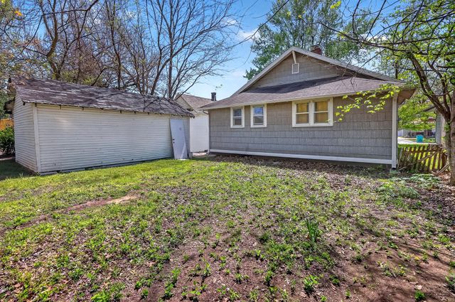 1433 E Commercial Street, Springfield, MO 65803