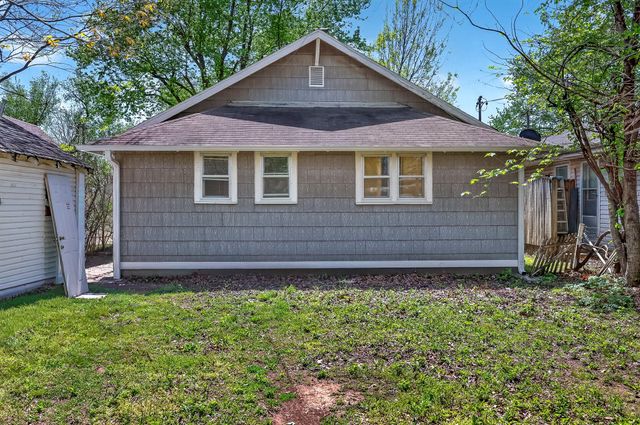 1433 E Commercial Street, Springfield, MO 65803