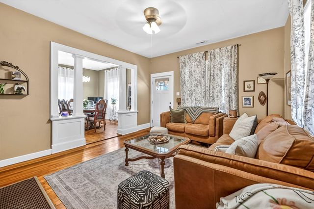 1433 E Commercial Street, Springfield, MO 65803