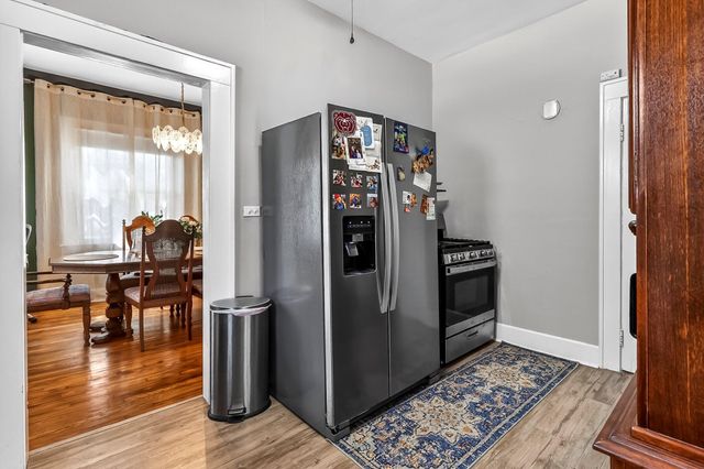 1433 E Commercial Street, Springfield, MO 65803