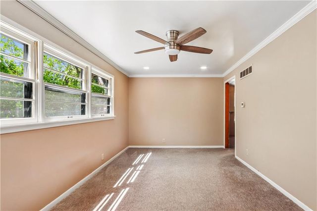 7344 Oak Street, Kansas City, MO 64114