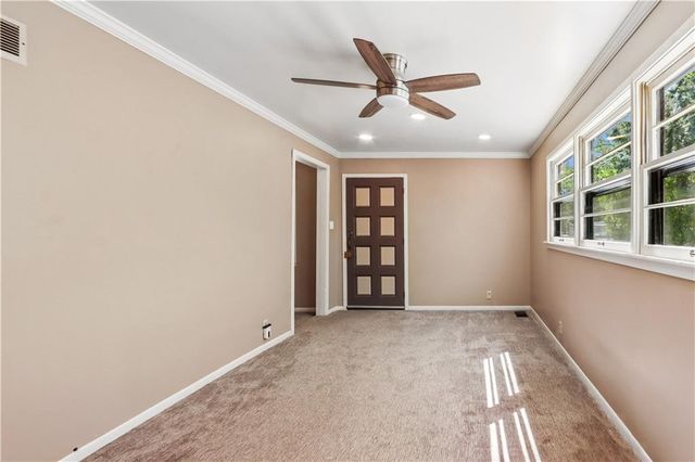 7344 Oak Street, Kansas City, MO 64114