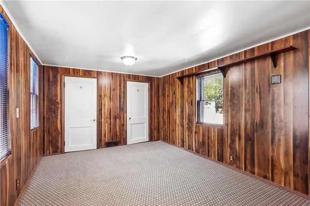 7344 Oak Street, Kansas City, MO 64114