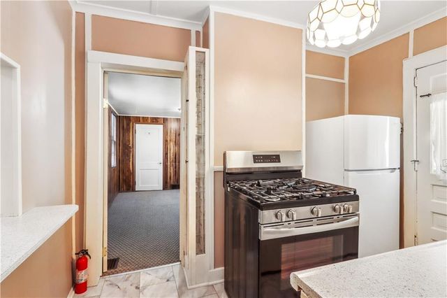 7344 Oak Street, Kansas City, MO 64114