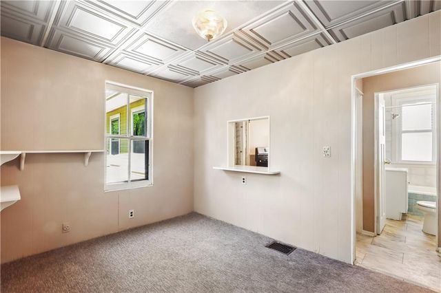 7344 Oak Street, Kansas City, MO 64114