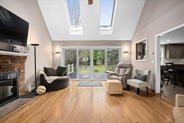 14 Goddard Dr, Auburn, MA 01501