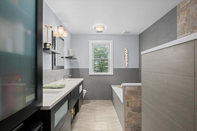 14 Goddard Dr, Auburn, MA 01501