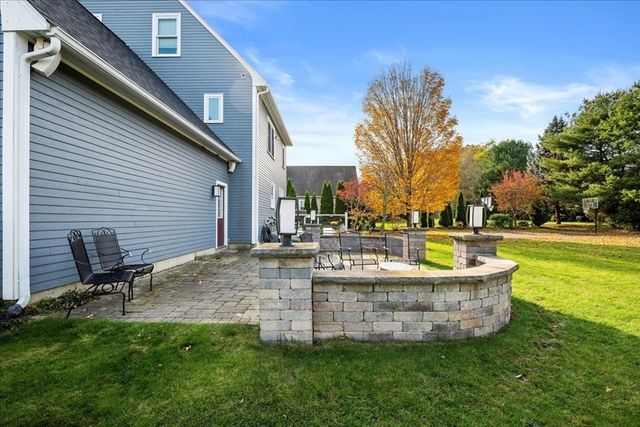 14 Goddard Dr, Auburn, MA 01501