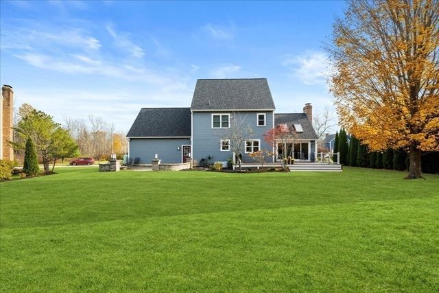 14 Goddard Dr, Auburn, MA 01501