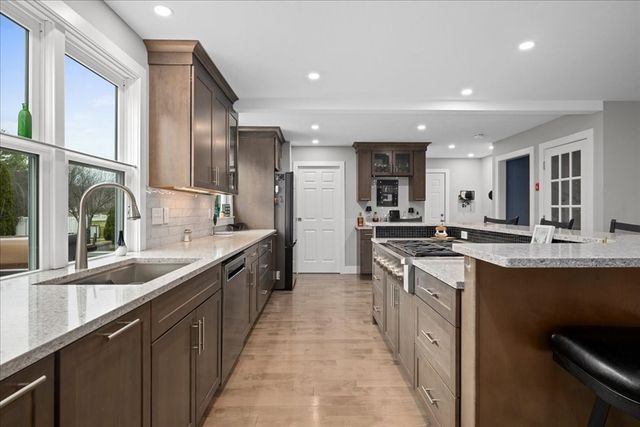 14 Goddard Dr, Auburn, MA 01501