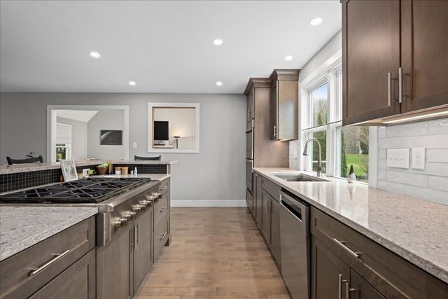 14 Goddard Dr, Auburn, MA 01501