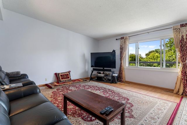 142 Canabury Court, Little Canada, MN 55117