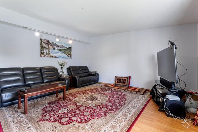 142 Canabury Court, Little Canada, MN 55117