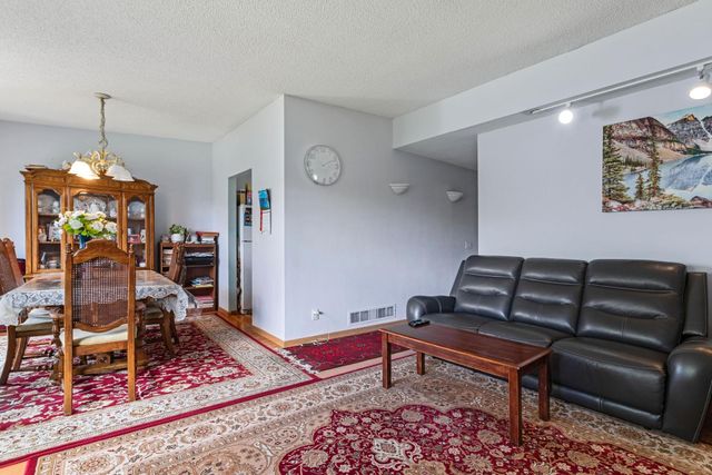 142 Canabury Court, Little Canada, MN 55117