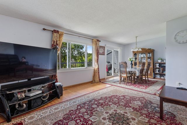 142 Canabury Court, Little Canada, MN 55117