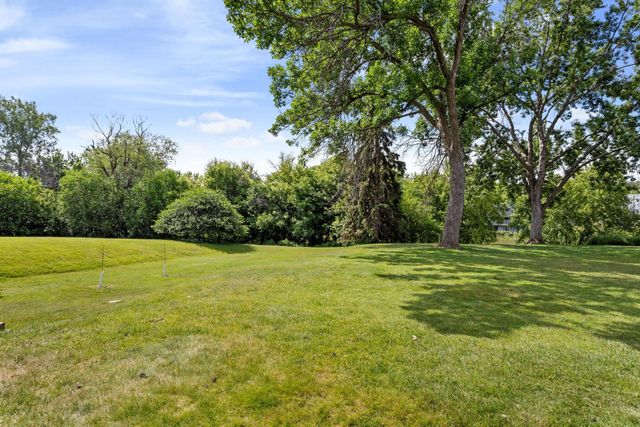 142 Canabury Court, Little Canada, MN 55117