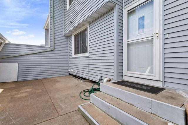142 Canabury Court, Little Canada, MN 55117