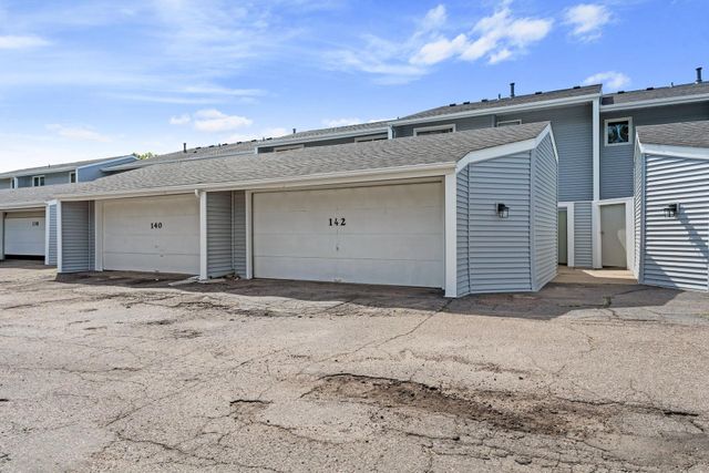 142 Canabury Court, Little Canada, MN 55117