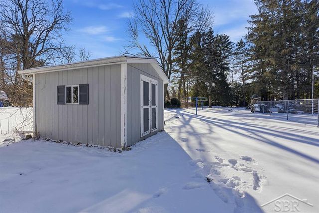 7065 Dutch Road, Saginaw, MI 48609