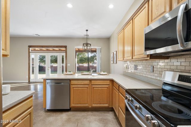 25645 W BLUE SKY Drive, Wittmann, AZ 85361